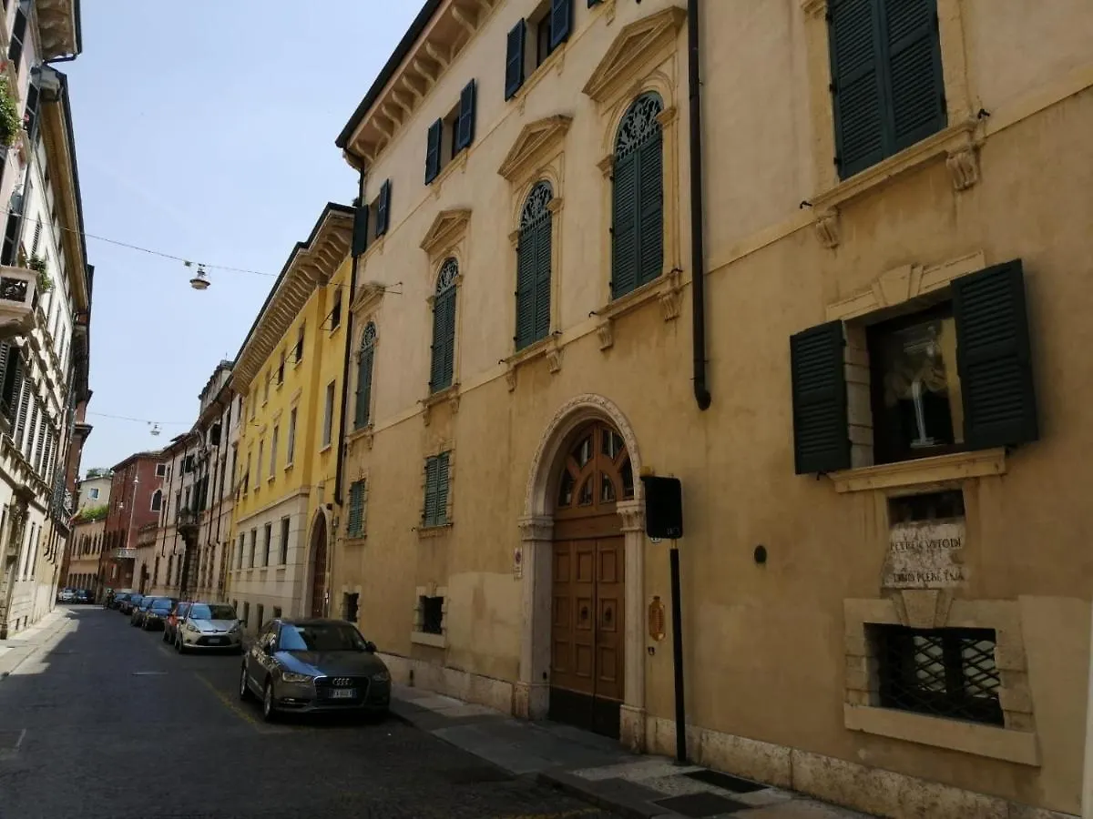 Palazzo Rinascimentale Con Affreschi Apartment Verona Italy